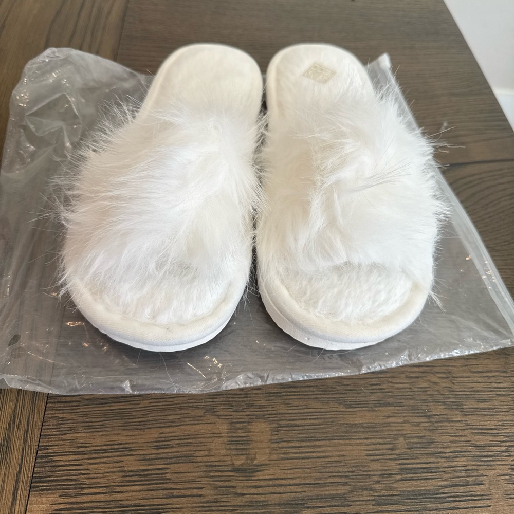Fluffy White Slide Slippers
